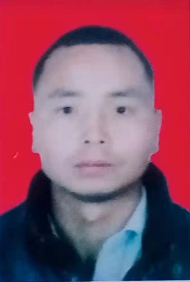 QQ图片梁银侠（小名银龙）.jpg